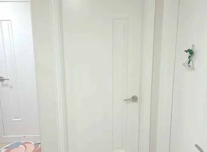 #여성전용 게스트하우스#홍대5분 장기숙박 할인 연남 망원 합정 홍대거리 1분 *